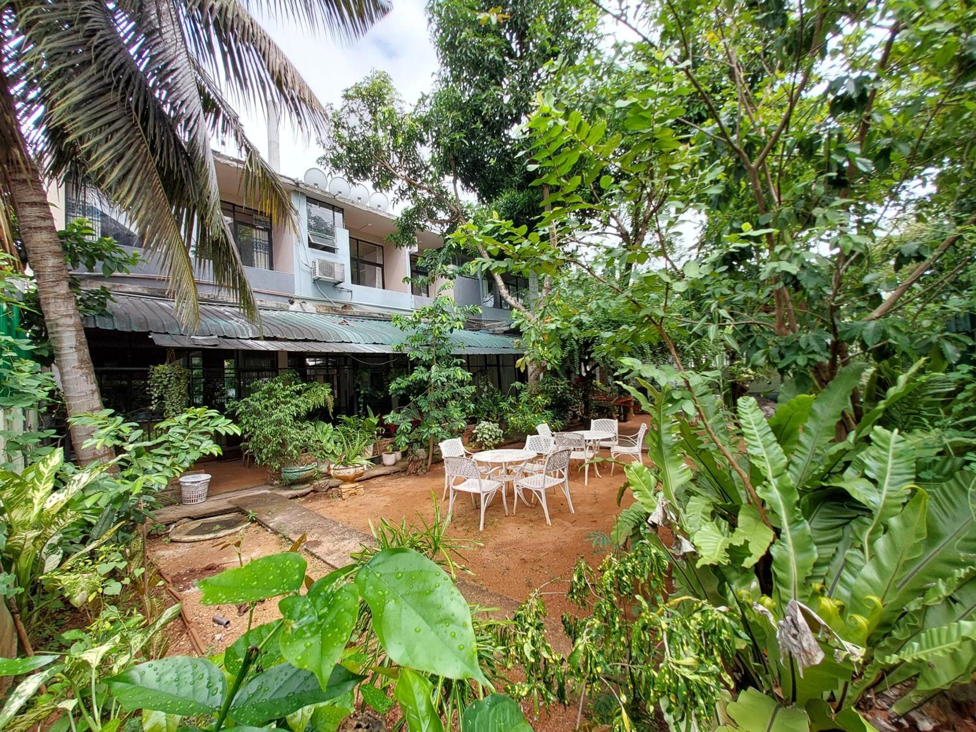 Lake Wave Hotel Anuradhapura Ngoại thất bức ảnh