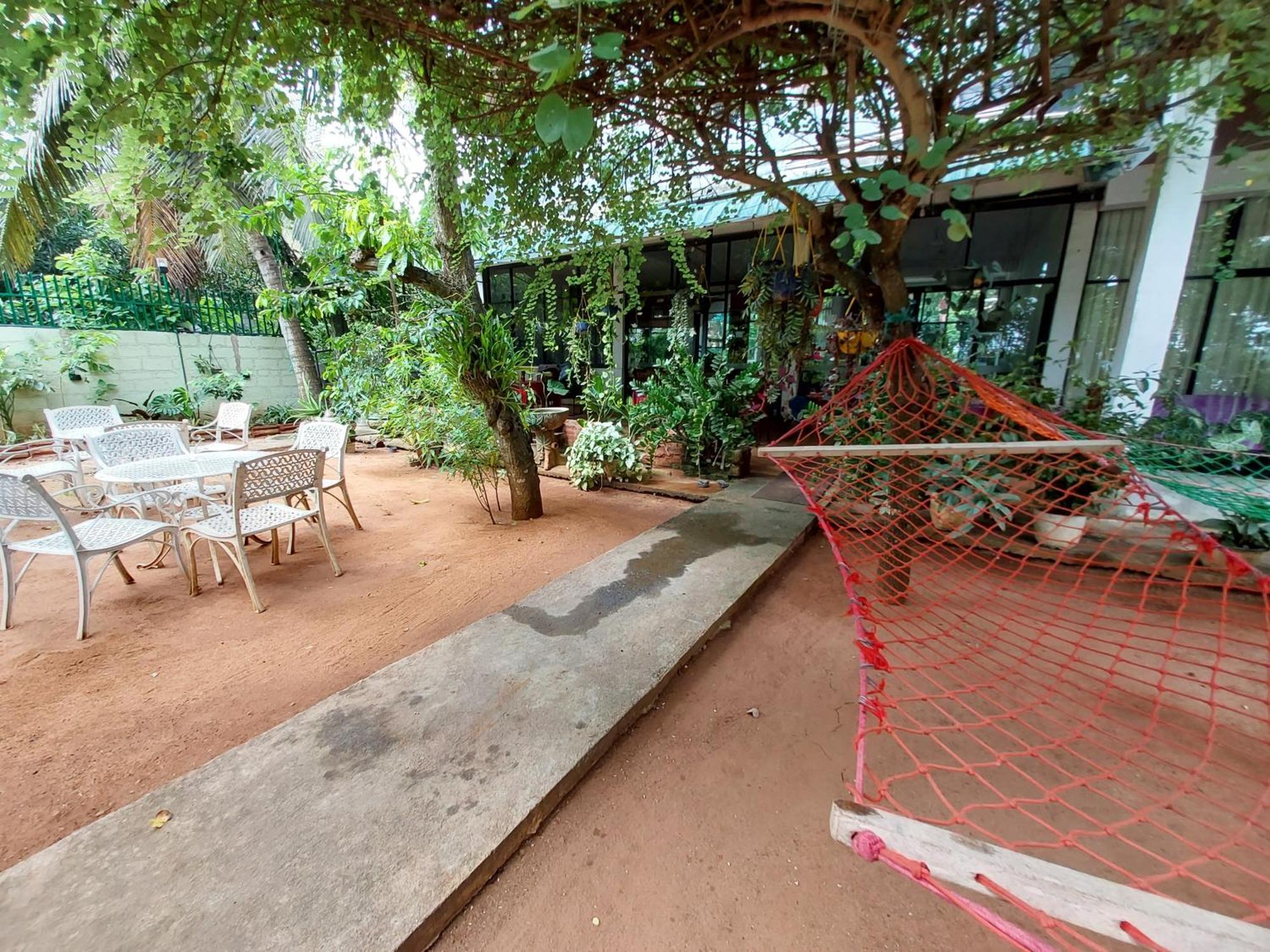 Lake Wave Hotel Anuradhapura Ngoại thất bức ảnh