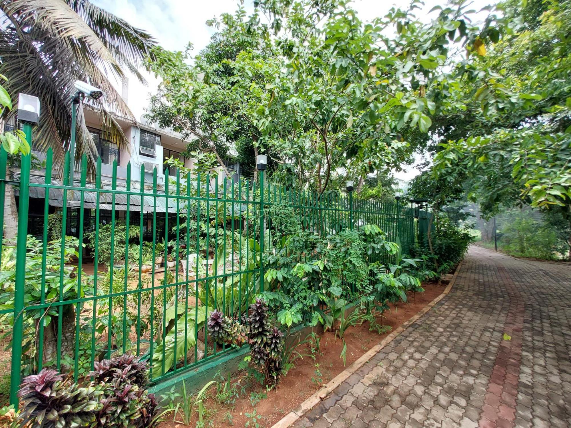 Lake Wave Hotel Anuradhapura Ngoại thất bức ảnh