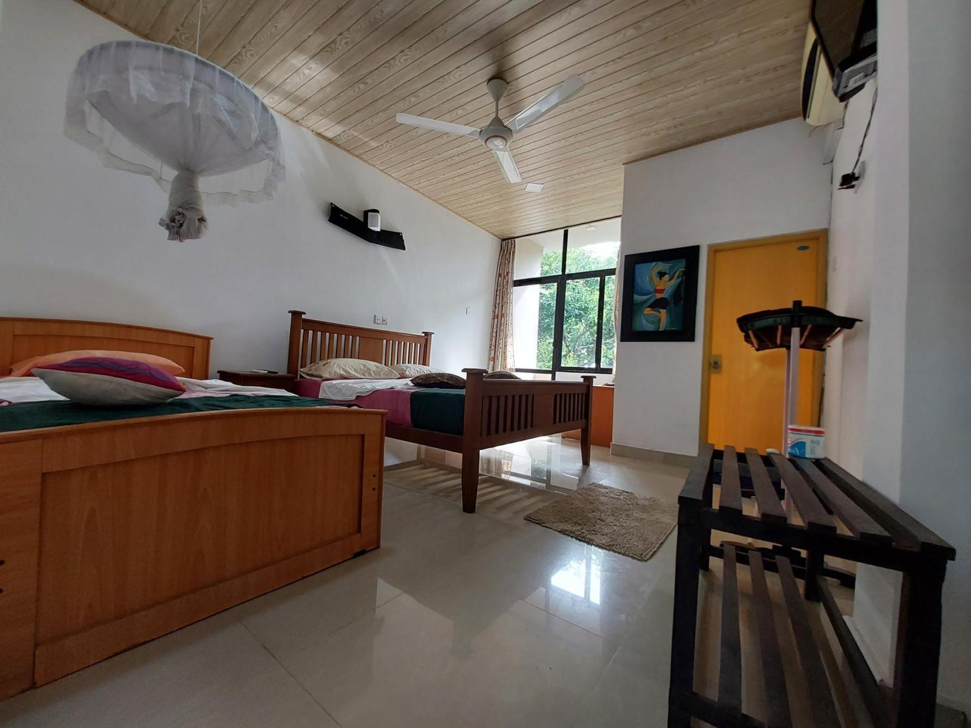 Lake Wave Hotel Anuradhapura Ngoại thất bức ảnh