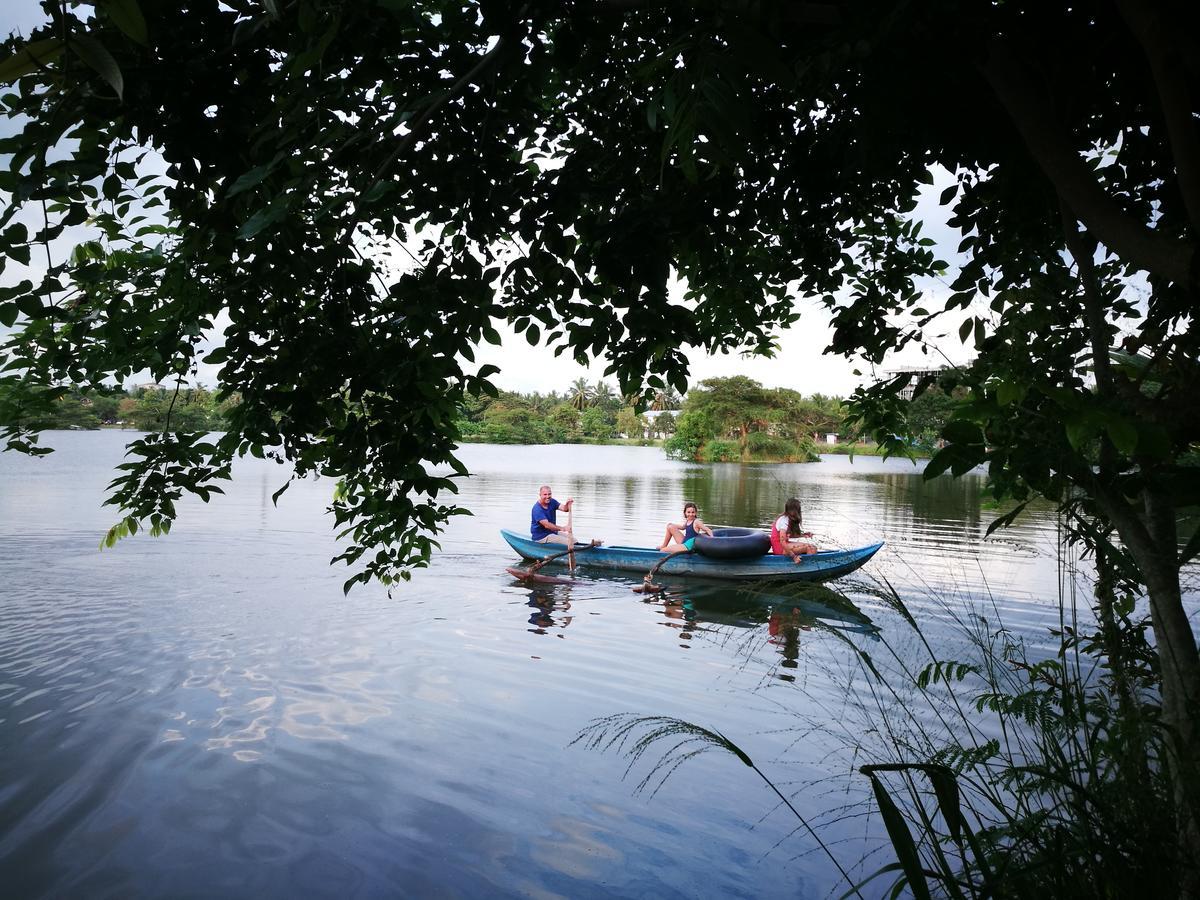 Lake Wave Hotel Anuradhapura Ngoại thất bức ảnh